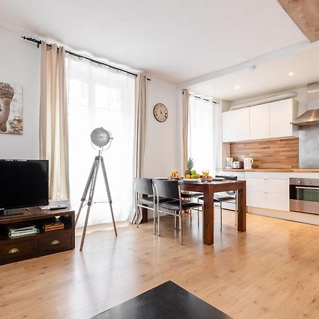 Avenue De Mars 2Br Apartment ปารีส ภายนอก รูปภาพ