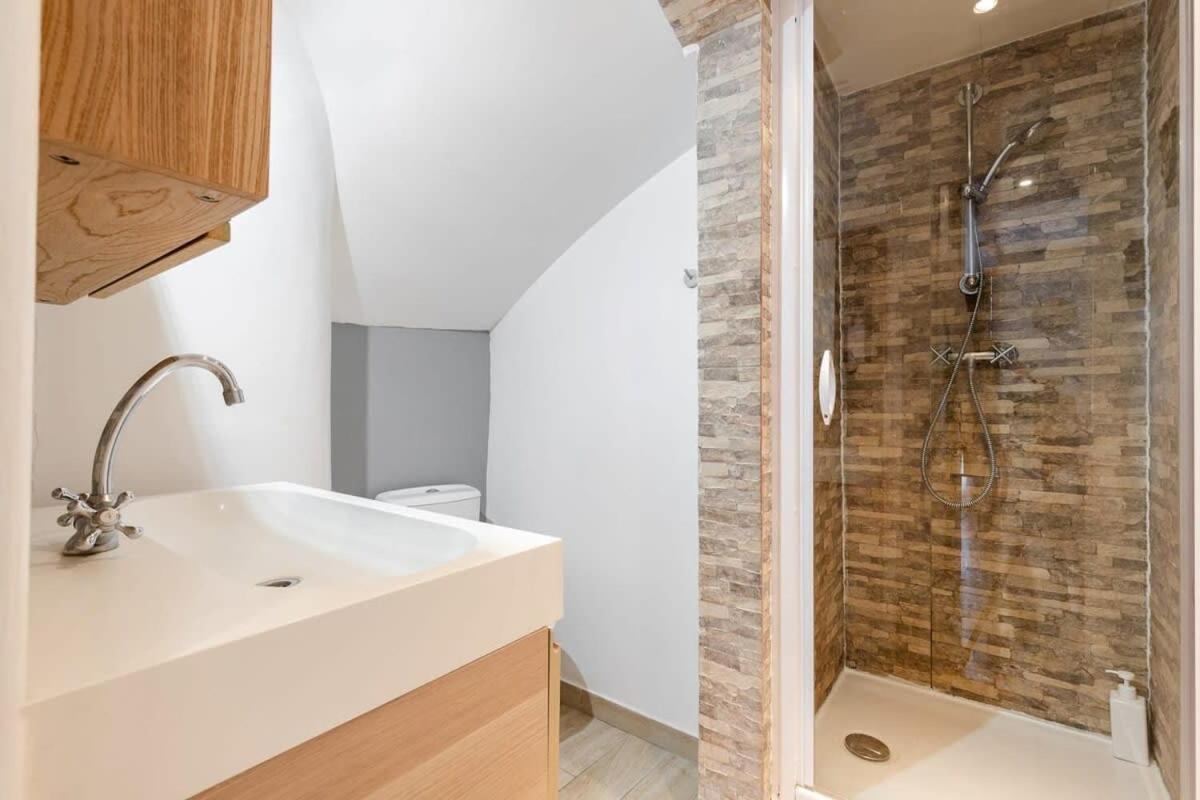 Avenue De Mars 2Br Apartment ปารีส ภายนอก รูปภาพ