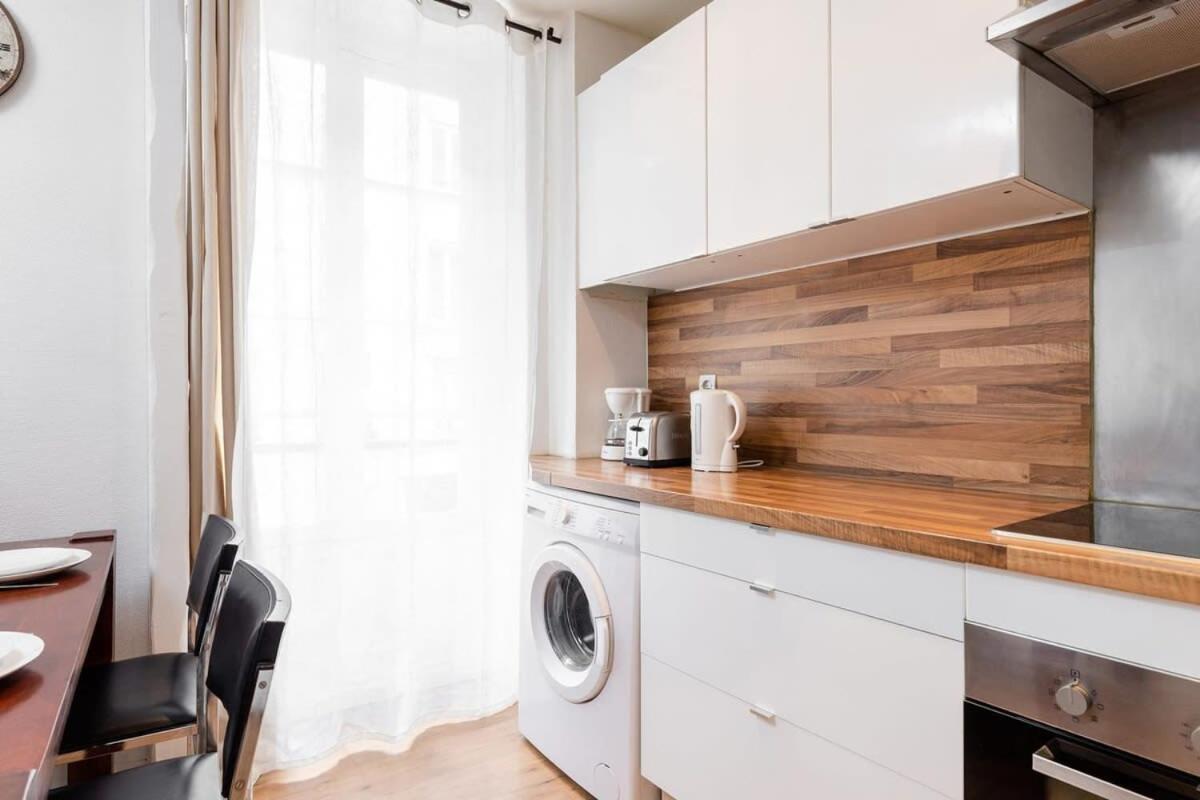 Avenue De Mars 2Br Apartment ปารีส ภายนอก รูปภาพ